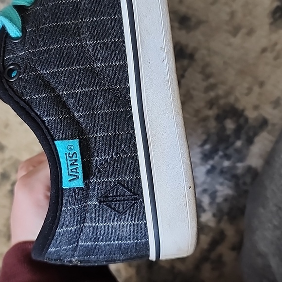 Vans - Picture 3 of 4